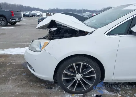 2017 Buick Verano Sport Touring из США, поврежденный, VIN 1G4PR5SK2H4113836